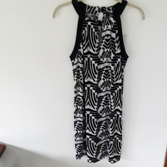 Apt. 9 Dresses & Skirts - Apt 9 Sleeveless Dress Size M